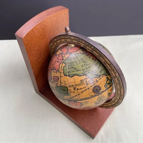World Globe book end - wooden and hand painted - single book end - Picture 10 of 10